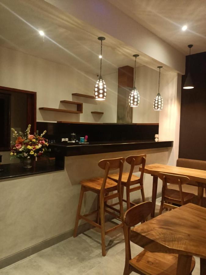 The Kd Suites & Coffee Shop Munggu Exterior foto